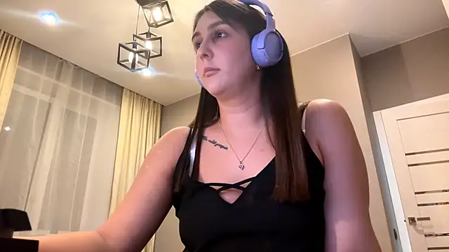 Snapshot of RoseRossi chatting on October 8, 10:17 am RoseRossi online show from October 8, 10:17 am