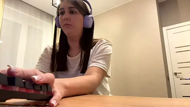 Snapshot of RoseRossi chatting on September 29, 10:54 am RoseRossi online show from September 29, 10:54 am