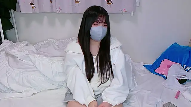 YUKINA 00 online show from December 17, 11:59 am