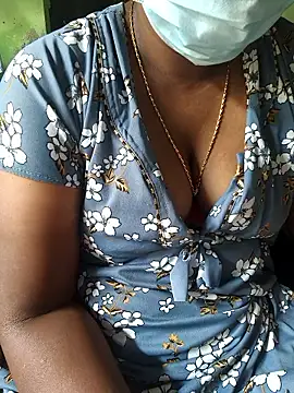 Snapshot of Tamilselviroja- chatting on January 13, 3:43 am Tamilselviroja- online show from January 13, 3:43 am