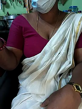 Snapshot of Tamilselviroja- chatting on February 14, 2:50 pm Tamilselviroja- online show from February 14, 2:50 pm