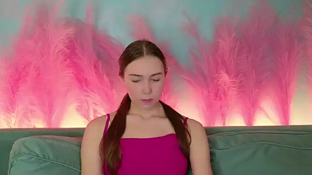 OliviaLay online show from December 18, 11:14 am