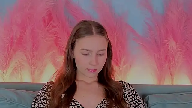 OliviaLay online show from December 16, 11:25 am