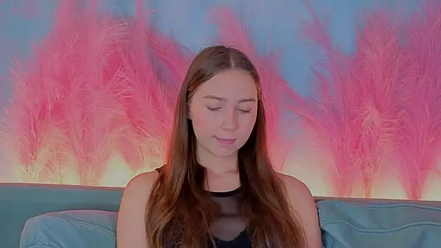 OliviaLay online show from December 17, 11:04 am