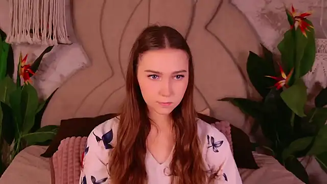 Snapshot of OliviaLay chatting on November 7, 11:15 am OliviaLay online show from November 7, 11:15 am