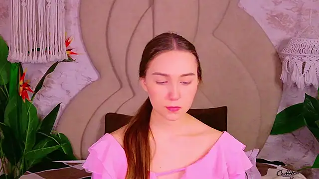 OliviaLay online show from January 8, 11:05 am