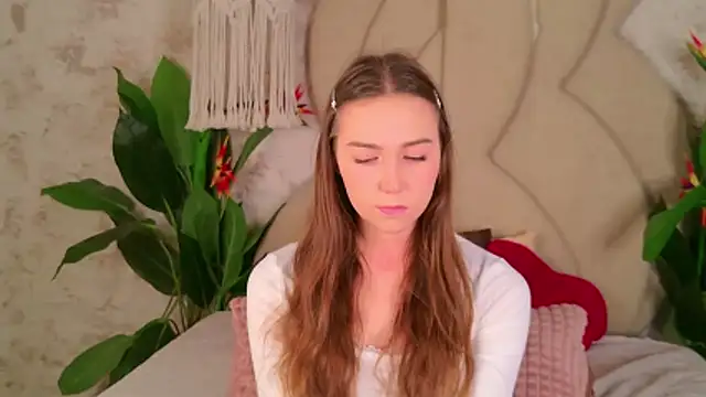 OliviaLay online show from November 14, 11:14 am