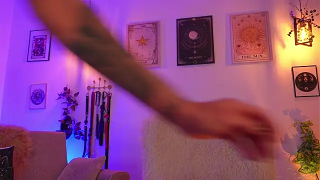 curlynatashaa online show from November 27, 5:35 pm