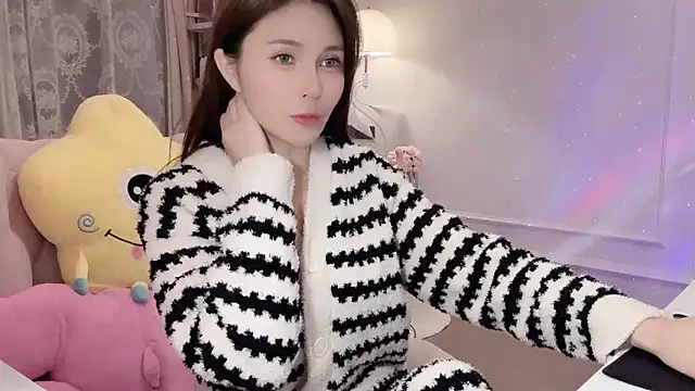 Snapshot of Titi-175 chatting on October 26, 10:37 am Titi-175 online show from October 26, 10:37 am