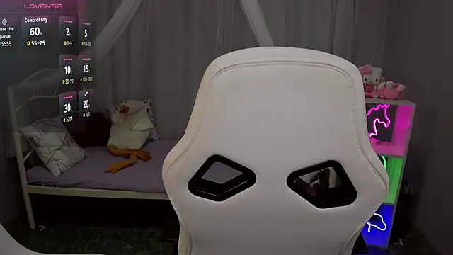 Snapshot of LindaRomero chatting on November 9, 11:14 am LindaRomero online show from November 9, 11:14 am