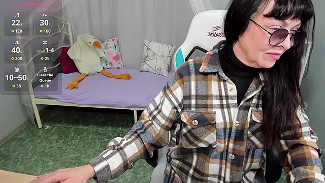 Snapshot of LindaRomero chatting on November 16, 9:36 am LindaRomero online show from November 16, 9:36 am