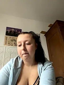 Snapshot of SweetieLina chatting on October 7, 8:04 am SweetieLina online show from October 7, 8:04 am