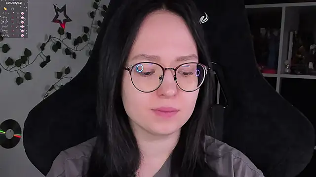 power robynn online show from October 16, 4:04 pm