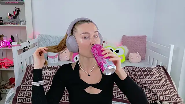 MysticRoxanne online show from November 20, 8:26 am