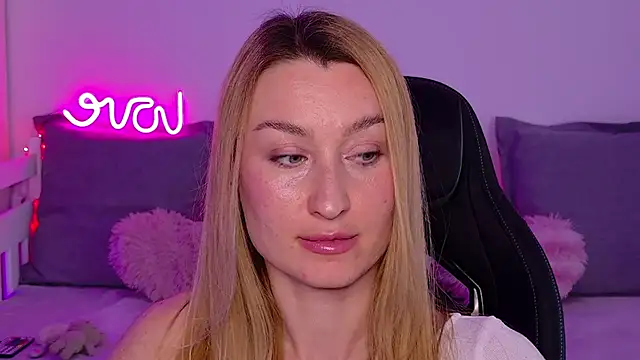 MysticRoxanne online show from March 16, 2:32 pm