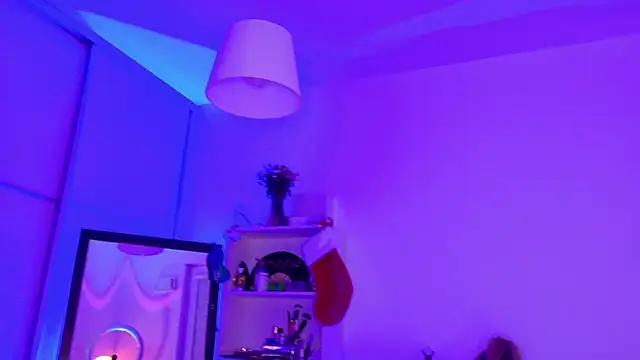 MysticRoxanne online show from December 4, 5:17 am