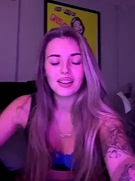 Snapshot of EllieEllxx chatting on October 2, 8:23 pm EllieEllxx online show from October 2, 8:23 pm