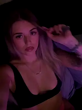 Snapshot of EllieEllxx chatting on October 14, 8:09 pm EllieEllxx online show from October 14, 8:09 pm