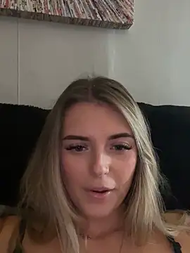 Snapshot of EllieEllxx chatting on October 11, 12:28 pm EllieEllxx online show from October 11, 12:28 pm