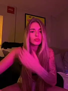 Snapshot of EllieEllxx chatting on October 1, 8:02 pm EllieEllxx online show from October 1, 8:02 pm