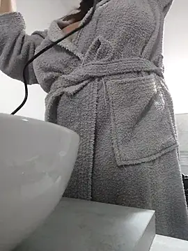 Snapshot of sexyguenda chatting on November 17, 9:08 pm sexyguenda online show from November 17, 9:08 pm