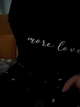 Snapshot of sexyguenda chatting on November 28, 8:09 pm sexyguenda online show from November 28, 8:09 pm