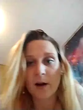 Queen2454 online show from November 30, 2:56 am