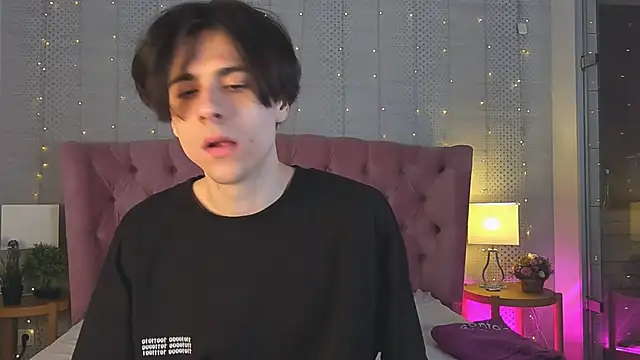 Ellis Rin online show from November 5, 8:34 pm