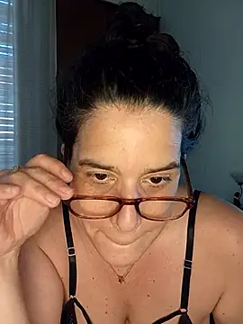 MoritaSalvaj online show from November 21, 8:08 pm