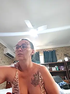 Sinful Kait XX online show from November 12, 3:43 am