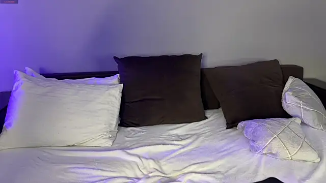 Snapshot of petalpage chatting on November 19, 2:00 am petalpage online show from November 19, 2:00 am