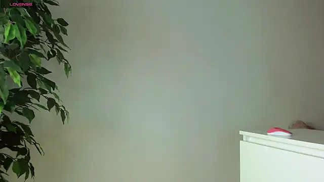 Snapshot of trixietaylor chatting on October 5, 6:09 pm trixietaylor online show from October 5, 6:09 pm