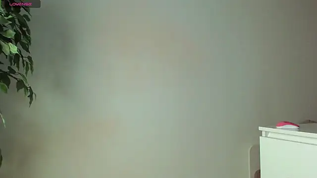 trixietaylor online show from February 12, 7:35 pm