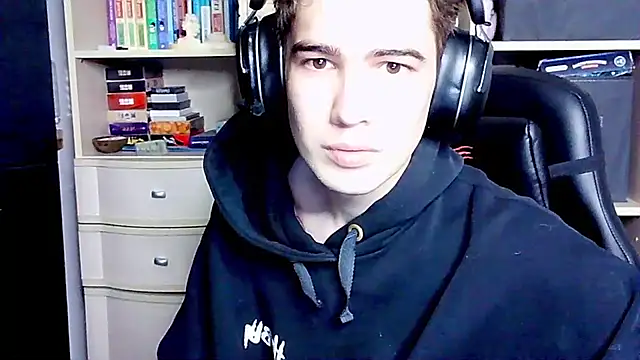 Snapshot of _Chris_Next_Door_ chatting on October 4, 3:02 pm  Chris Next Door  online show from October 4, 3:02 pm