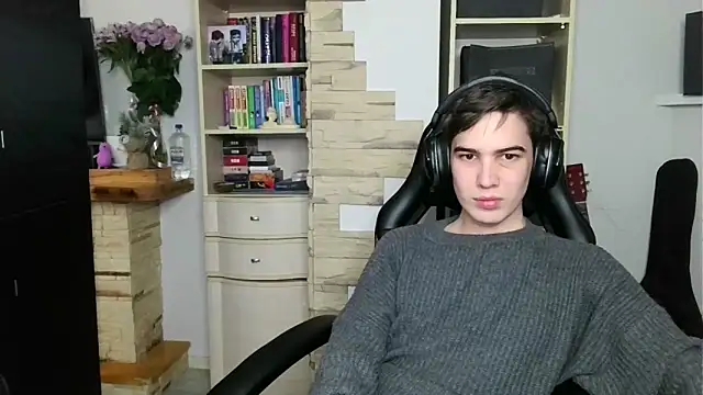 Snapshot of _Chris_Next_Door_ chatting on October 29, 4:28 pm  Chris Next Door  online show from October 29, 4:28 pm