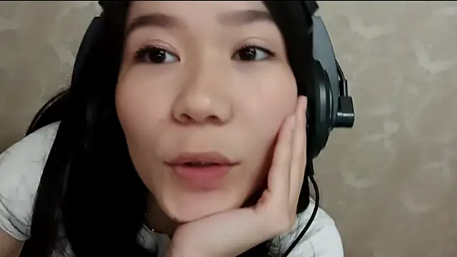 YukiShaapan online show from October 6, 10:49 am