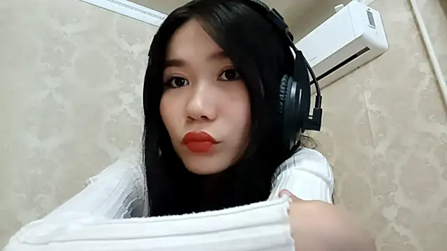 YukiShaapan online show from October 9, 10:05 am