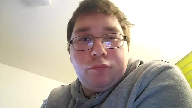 Snapshot of stivi2526 chatting on October 7, 12:33 am stivi2526 online show from October 7, 12:33 am