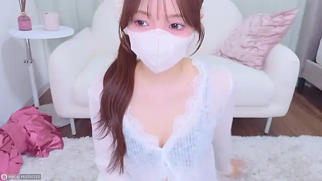 Snapshot of Seira__nn chatting on May 4, 3:43 am Seira nn online show from May 4, 3:43 am