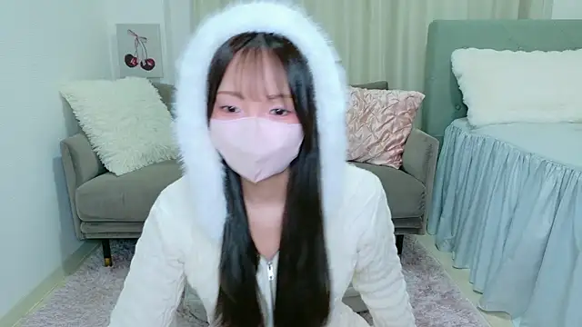 Seira  nn online show from November 17, 1:15 pm