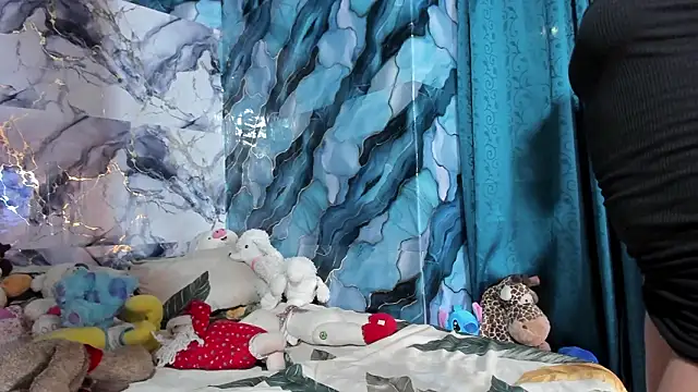 celesteyorucso1 online show from February 3, 4:21 am