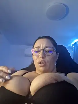 Snapshot of miss_Lia13 chatting on November 3, 12:31 pm miss Lia13 online show from November 3, 12:31 pm