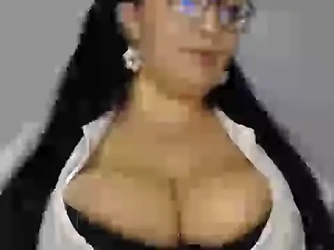 Snapshot of miss_Lia13 chatting on October 23, 7:23 pm miss Lia13 online show from October 23, 7:23 pm