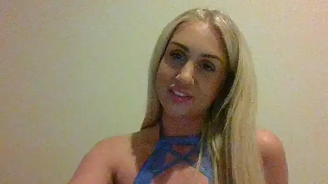 Snapshot of KatieDiamondd chatting on September 30, 7:42 pm KatieDiamondd online show from September 30, 7:42 pm