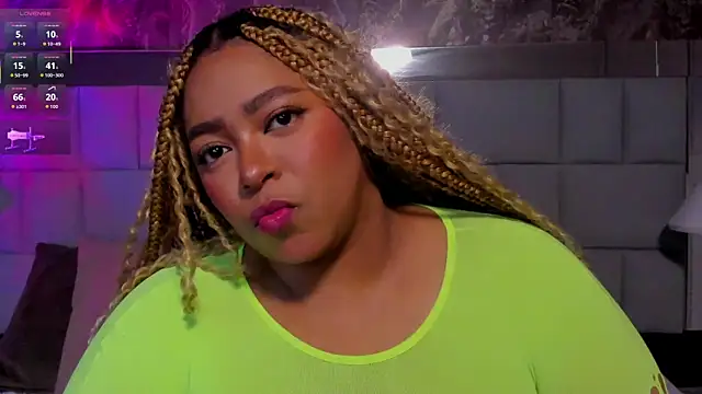 Snapshot of Fenty_melo chatting on November 12, 4:16 am Fenty melo online show from November 12, 4:16 am