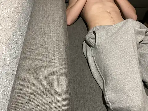cuteboy19xxx online show from March 18, 11:05 pm