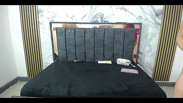 genesis and alex online show from December 16, 7:40 pm