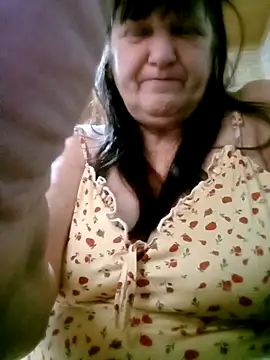 Snapshot of Apeesynka55211 chatting on November 14, 7:23 am Apeesynka55211 online show from November 14, 7:23 am