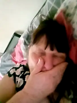 Snapshot of Apeesynka55211 chatting on November 17, 10:19 am Apeesynka55211 online show from November 17, 10:19 am