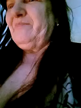 Snapshot of Apeesynka55211 chatting on February 11, 7:14 pm Apeesynka55211 online show from February 11, 7:14 pm